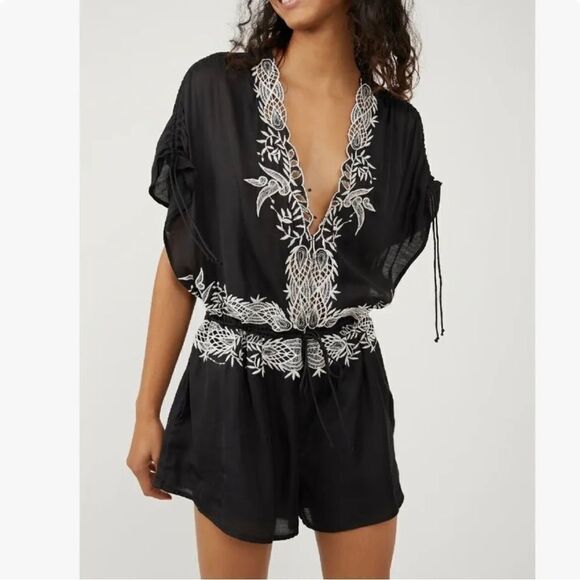 NEW Free People Weila Romper Black Floral Embroidered size XS
NWT - Picture 1 of 11